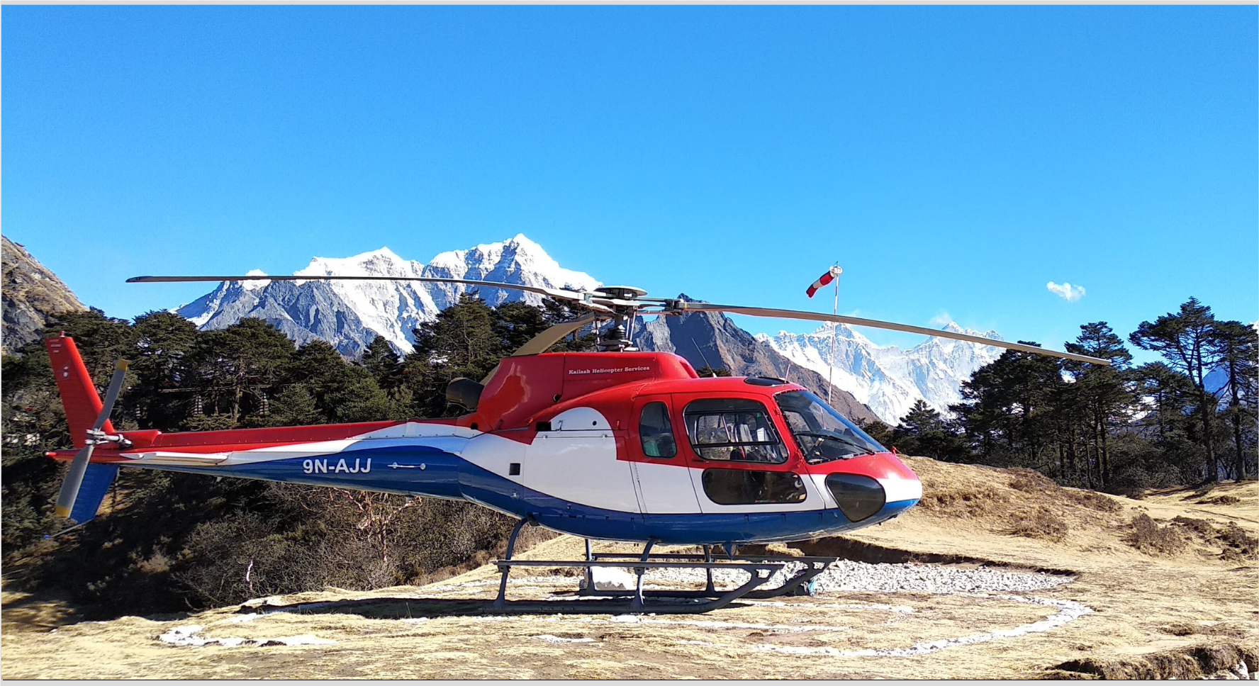 NAMCHE BAZAAR TREK AND HELICOPTER TOUR